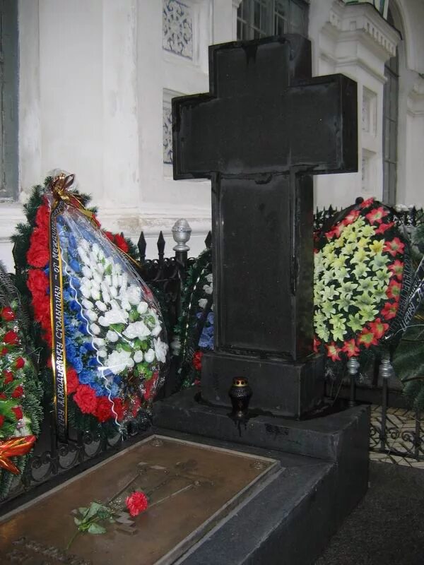 Реформы столыпина 1906-1911. Могила столыпина в киево-печерской лавре. Дача п. Причины и предпосылки столыпинской аграрной реформы. Киево-печерская лавра могила столыпина.