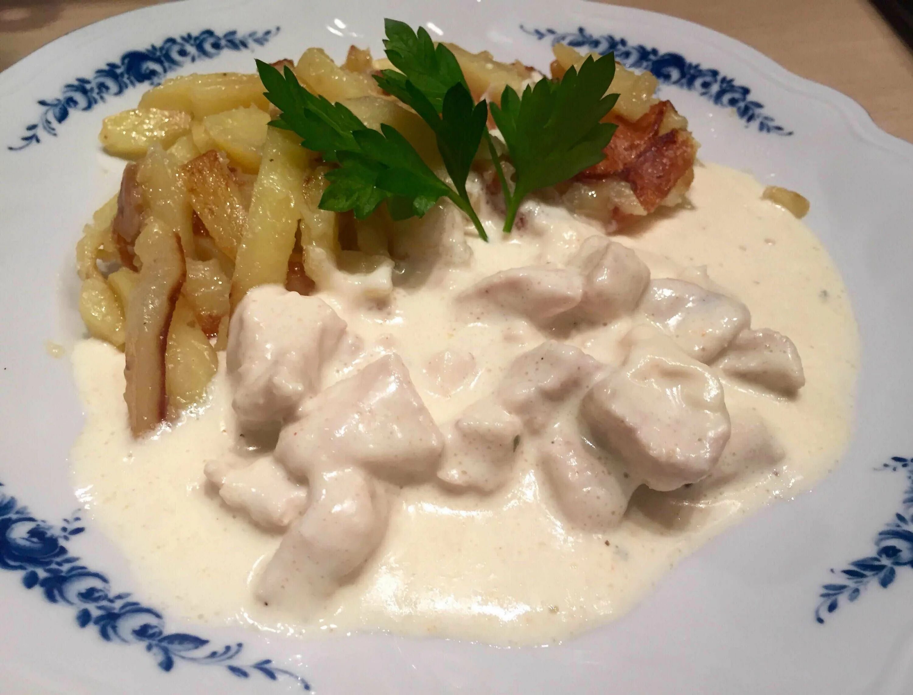 Куриное филе в молочном соусе. Куриное филе в сырном соусе. грудка в сливочном соусе. филе в сливочном соусе. филе курицы в сметанном соусе.