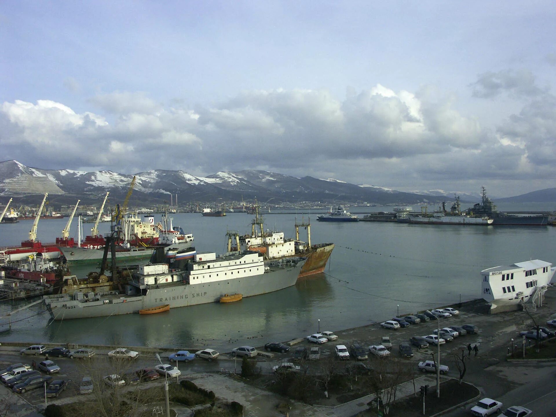 Новороссийск порты средиземного моря. Морпорт город новороссийск. Морской порт новороссийск полет. Порт новороссийск 1990. Нмтп порт черное море.