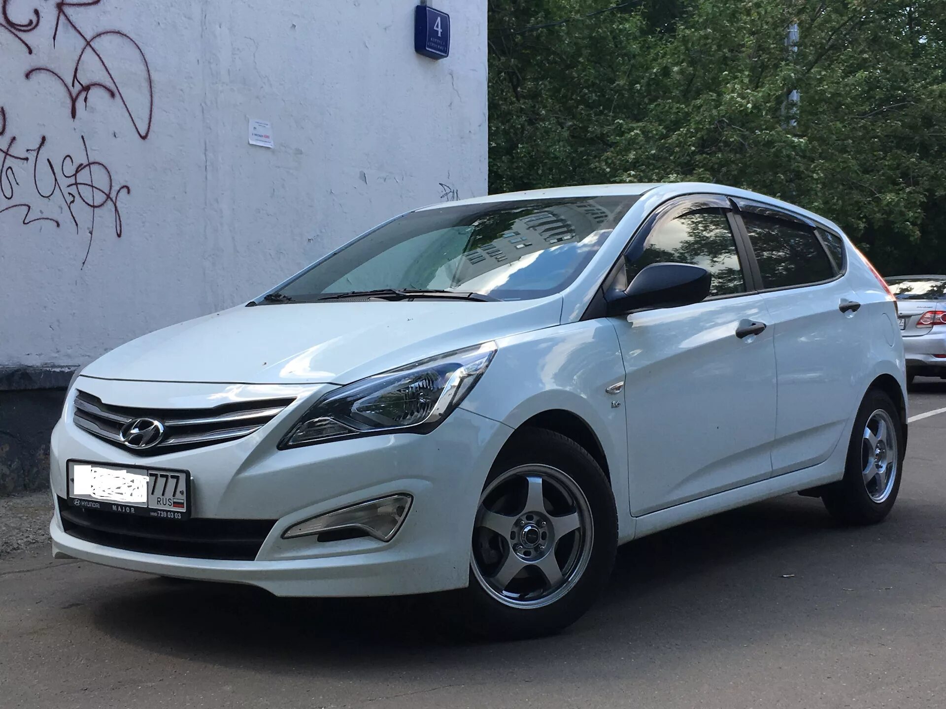 Solaris ростов на дону. Hyundai solaris 2014. hyundai solaris hatchback 2014. хендай солярис 2016. хендай солярис хэтчбек 2014.