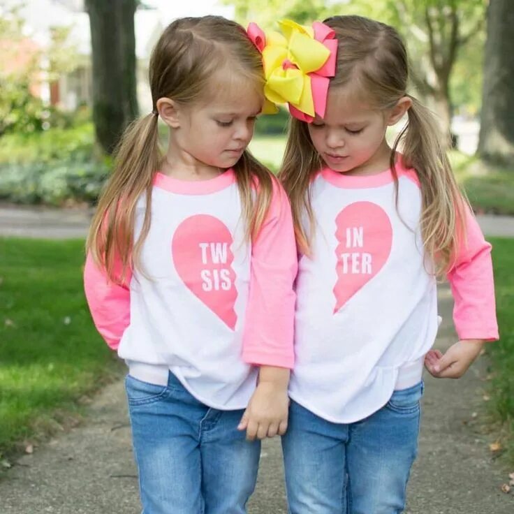 Сестры клементс. Лиа роуз и ава мария близняшки. Лиа роуз и ава-мари клементс 2020. Авы и лии клементс близняшки. Красивые девочки близнецы.