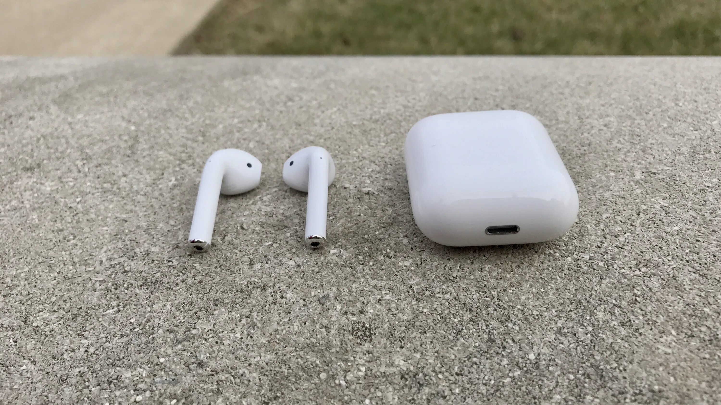 Какие самые последние airpods. Апл аирподс. airpods 2. беспроводные наушники airpods 2. айрподсы 3.