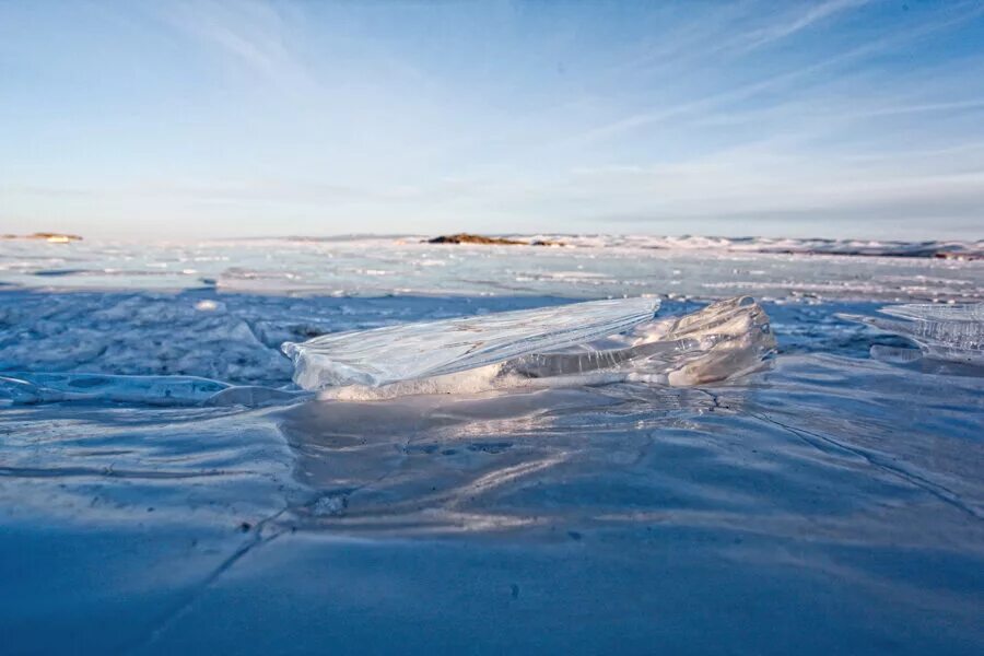 Спят подо льдом моря. Море лаптевых подо льдом. море подо льдом. толщина льда на байкале.