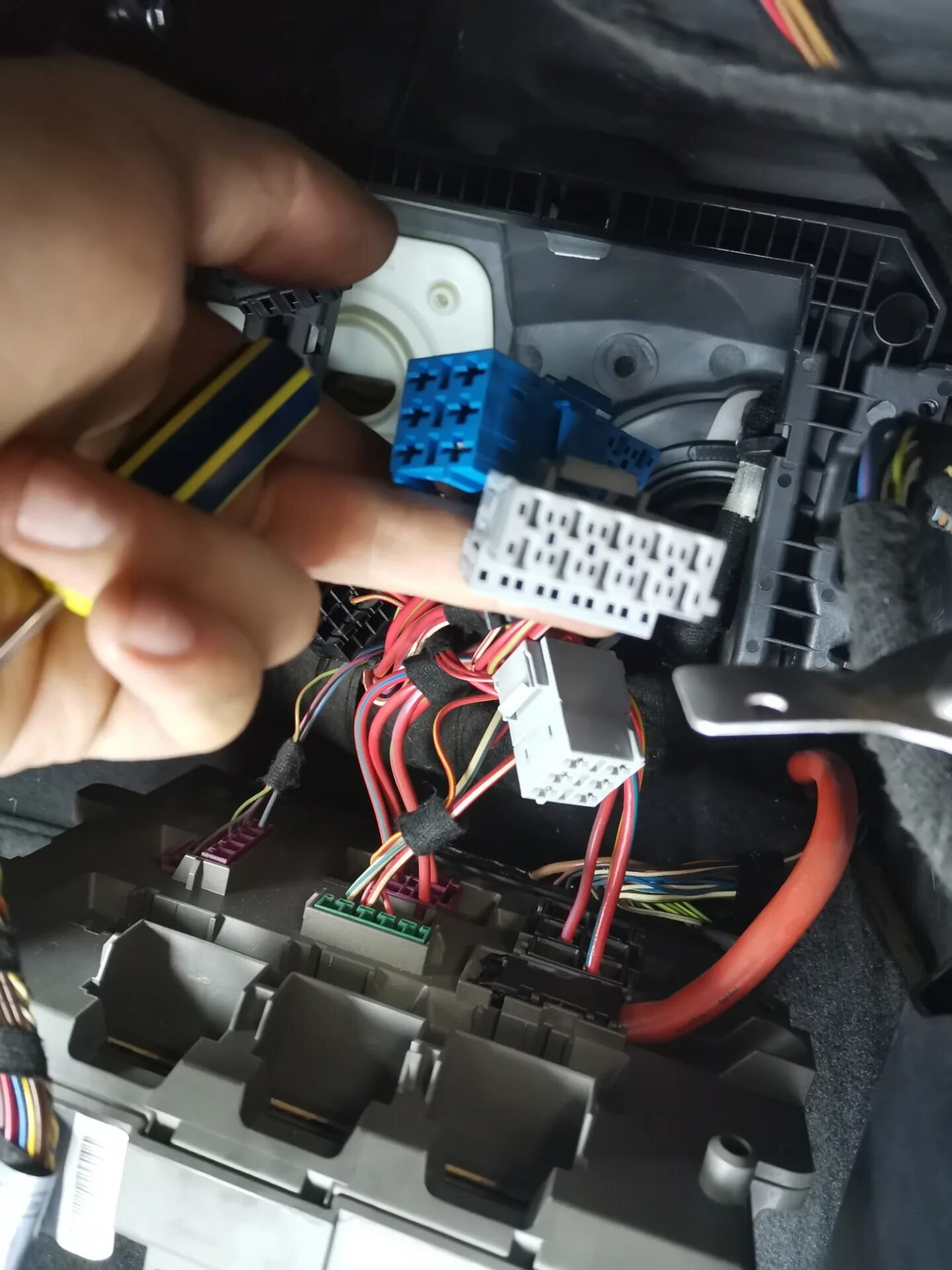 Пропало питание сигнализации. Bmw e90 propalo pitanije. установка сигнализации на бмв е87. бмв 1993 года пропало питание. понтиак драйв пропало питание.