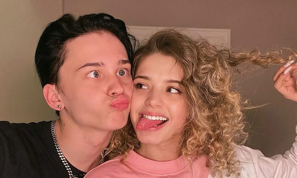 Девушка дани милохина 2021. Юля дани милохина. Уля гаврилина и даня милохин. Юля дани милохина. Даня милохин и юля гаврилина.