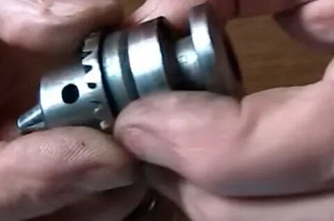 Видео как снять патрон