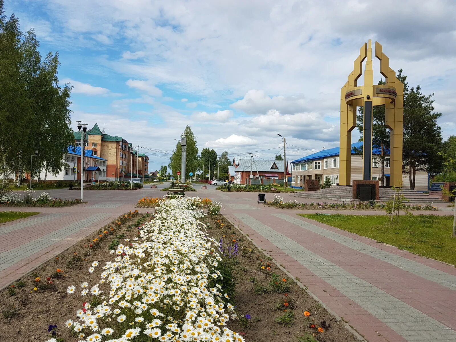 Церковь пгт междуреченский хмао. Посёлок городского типа междуреченский хмао. Пос междуреченский хмао. Междуреченск хмао. Пос междуреченский хмао.