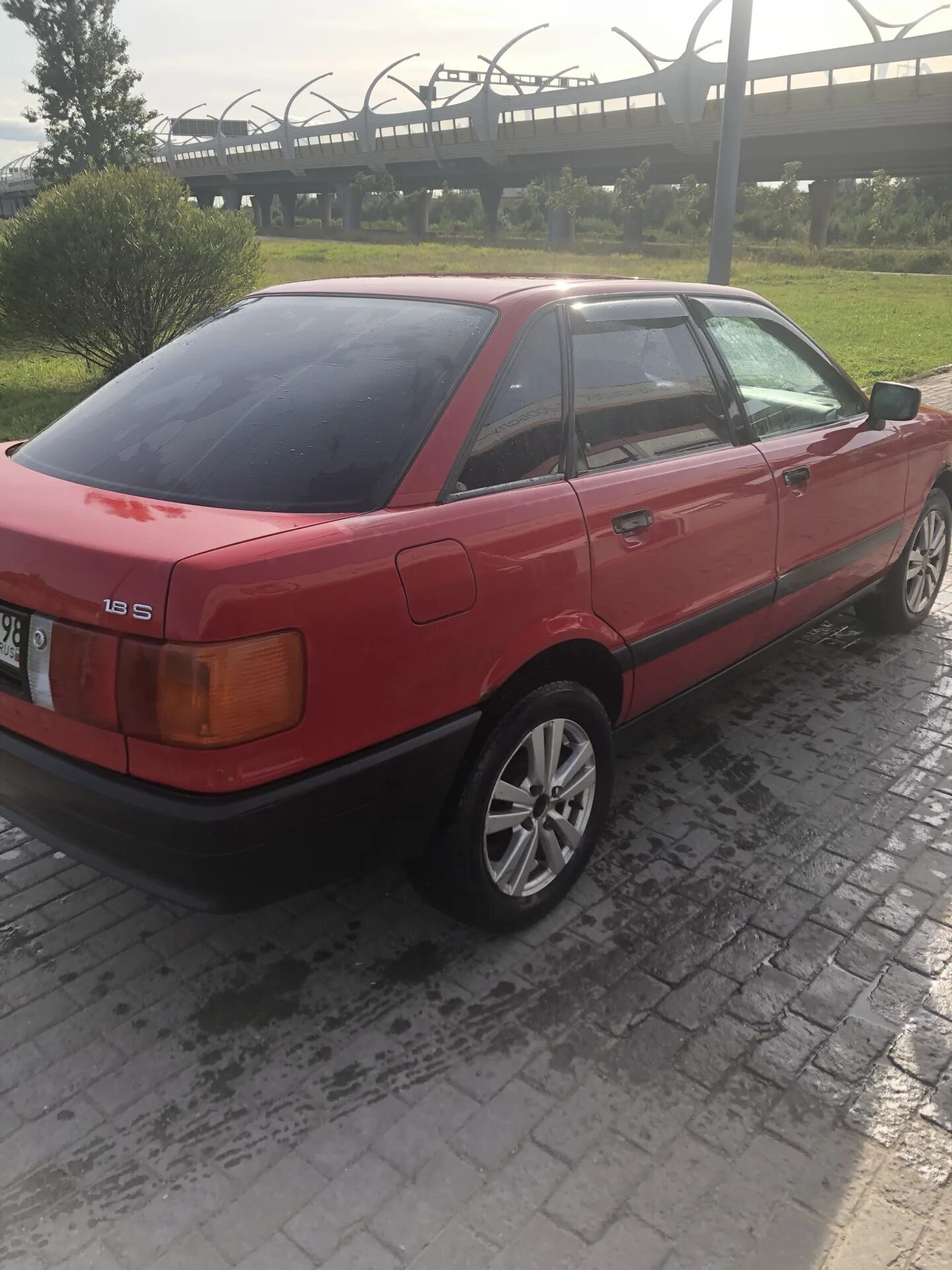 Купить ауди бочку. Audi 80 b3 Red. Ауди 80 бочка. Ауди 80 бочка красная. Ауди 80 бочка зеленая.