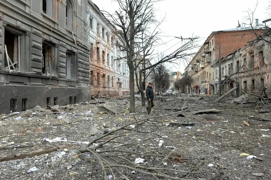 Мариуполь до и после. Мариуполь после войны. города украины после войны. улицы украины сейчас.