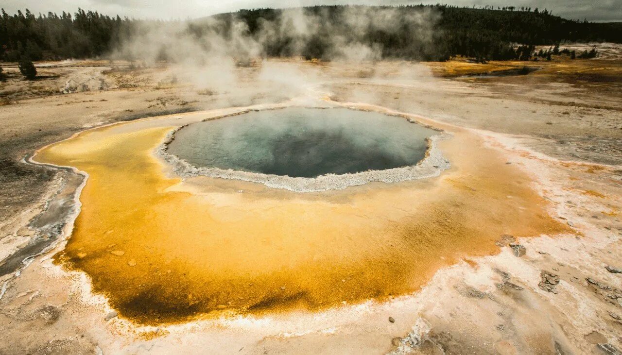 вулкан еллоу стоун. озеро еллоу стоун. кальдера йеллоустоун. йеллоустонский вулкан кальдера. йеллоустоун вулкан.