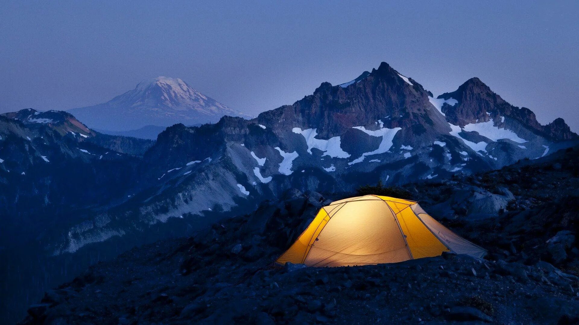 Mountains camping. Палатка "Kilimanjaro Outdoor Adventure". Палатка Килиманджаро 4. Поход в горы. Палатка на горе.