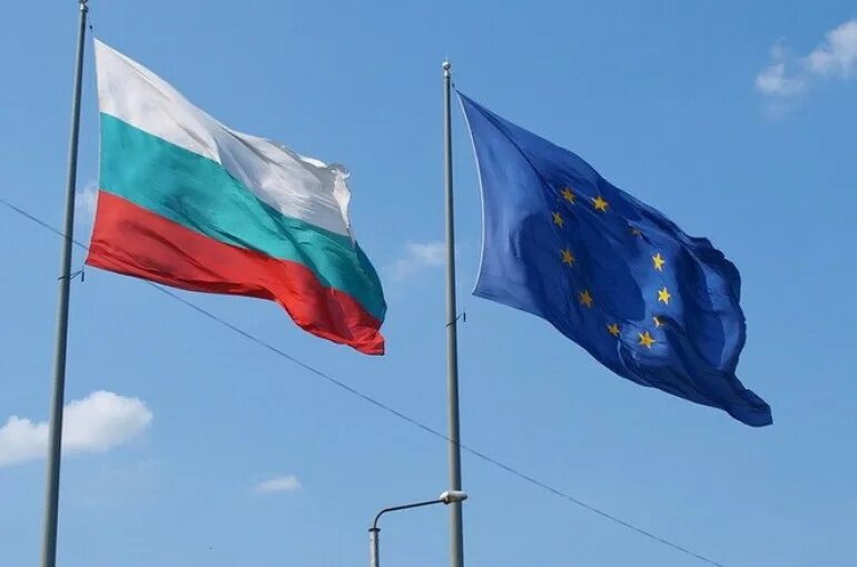 Болгария ес. Флаг болгарии и ес. Белоруссия и болгария. Болгария евросоюз шенген. Болгария евросоюз.