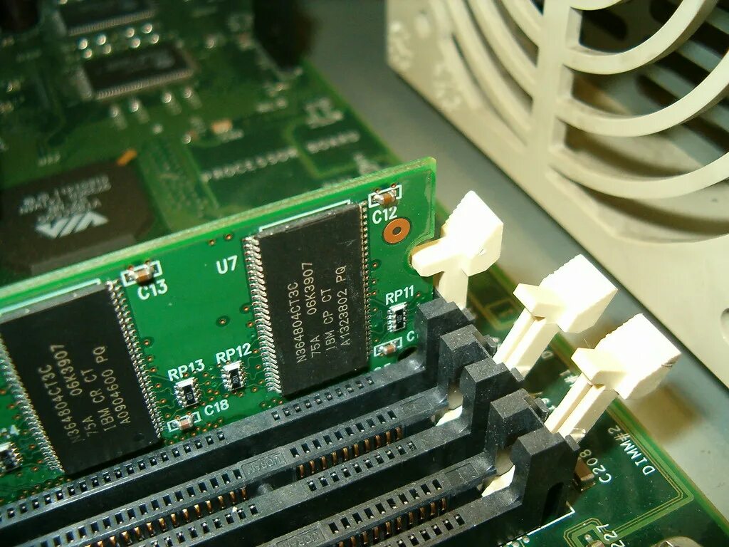 Разъемы оперативной памяти. Слот Ram память. TLC MLC QLC SLC. Ram Card Laptop. Memory slot