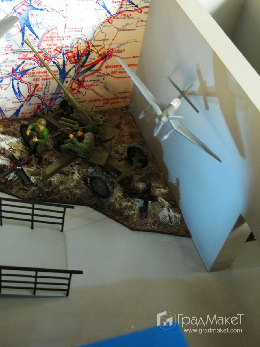 Макет блокадного ленинграда. Макет блокадный ленинград. Макет блокадный ленинград. Диорама макет блокада ленинграда. Разрушенные дома блокадного ленинграда поделка.