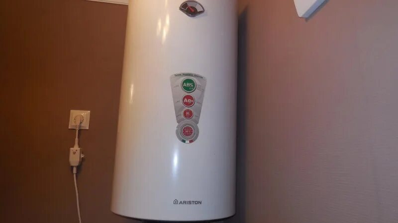 Ariston abs r 100 v