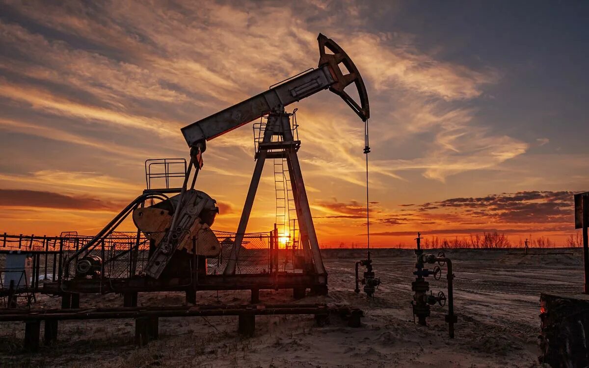 Откажутся от нефти и газа. Наульское нефтяное месторождение. Добыча нефти. Нефтяная вышка. Нефтедобывающая промышленность.