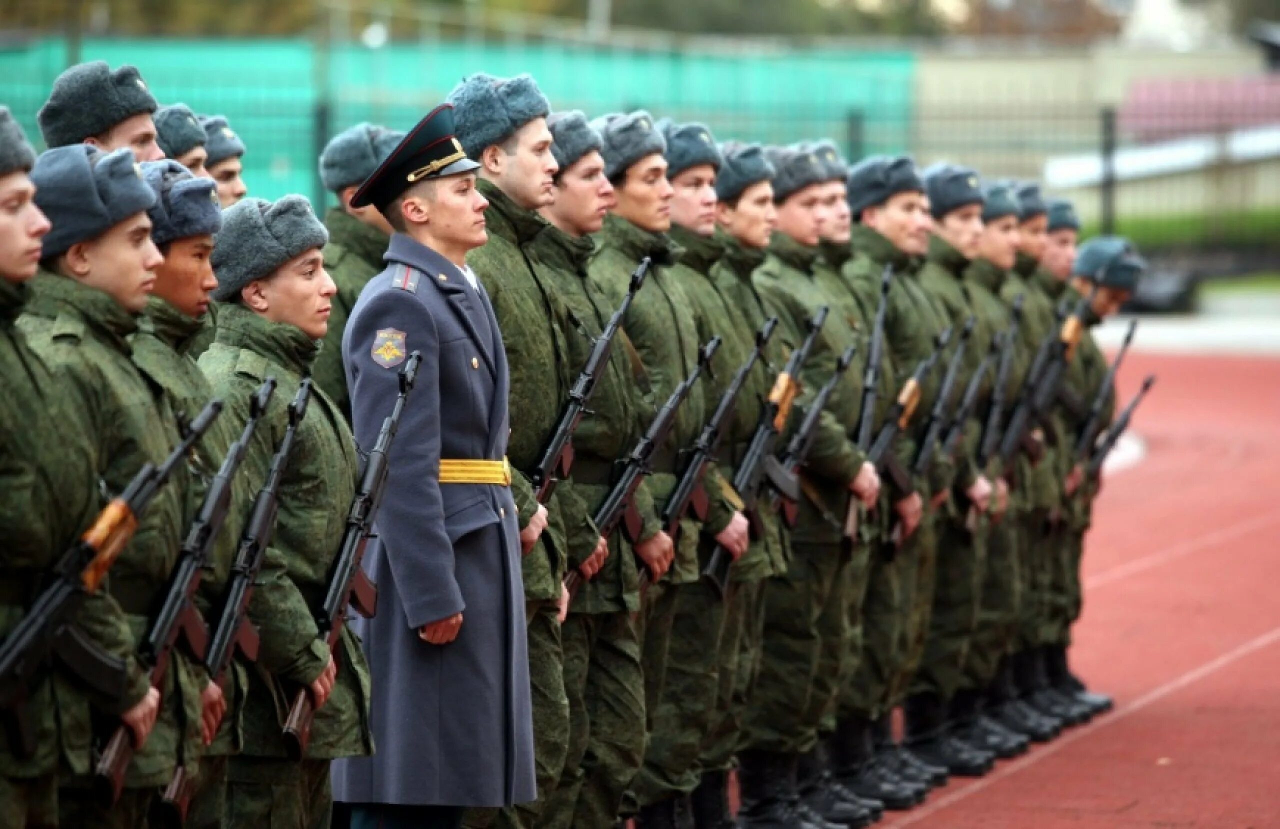 Армейский служащий. Военная служба. Служба в армии. Строй солдат. Солдаты в строю.