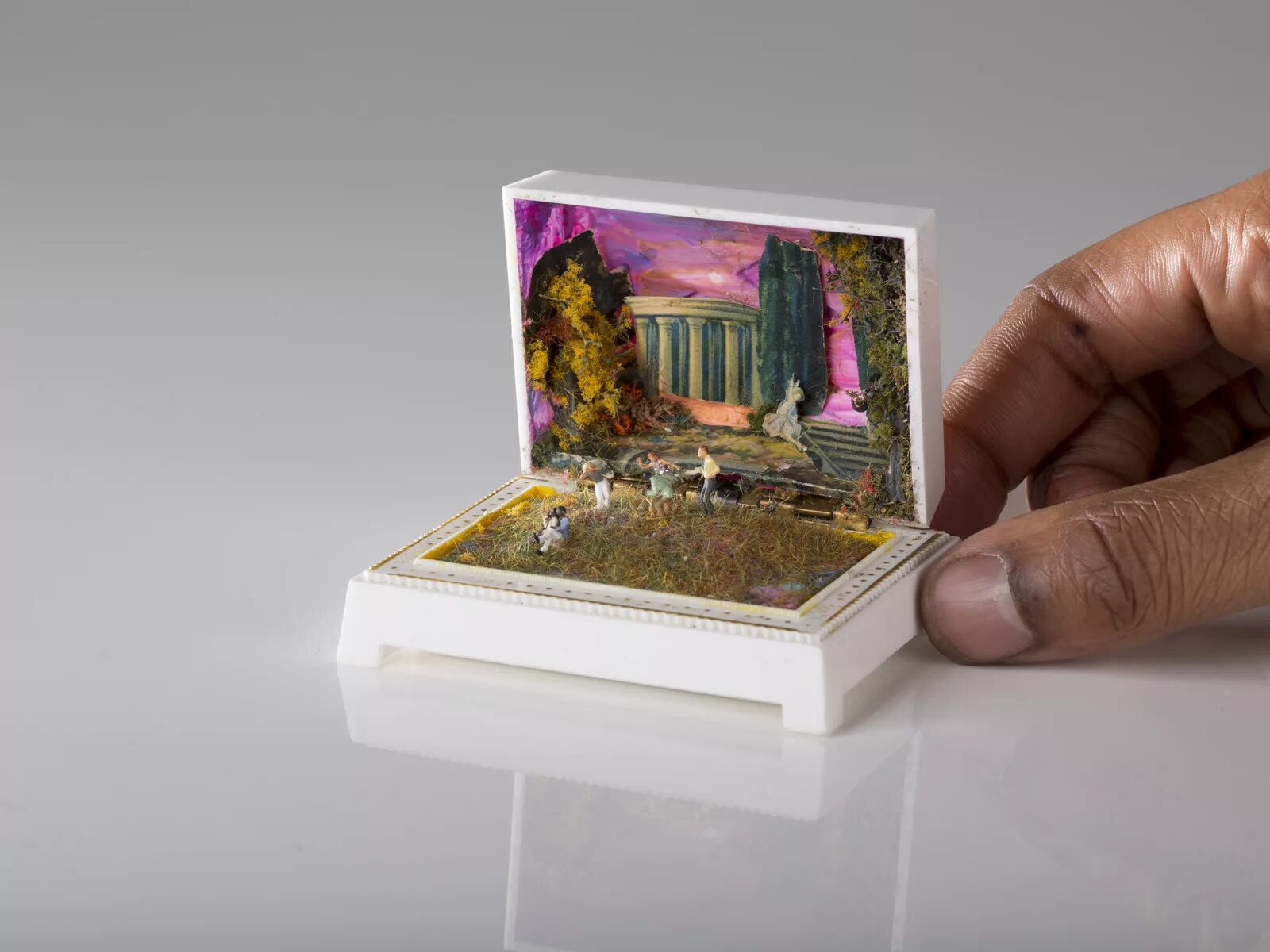 Fill in miniature artistic box. Миниатюрные диорамы. Коробочки диорамы. Миниатюрные коробочки. Миниатюра в коробочке.