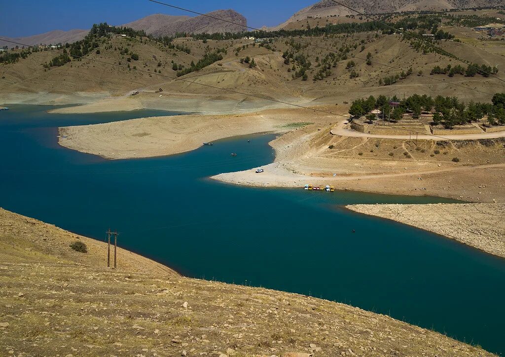 Озера ирака. Озеро эль мильх. Озера ирака. Dukan lake. Ирак озера природа.