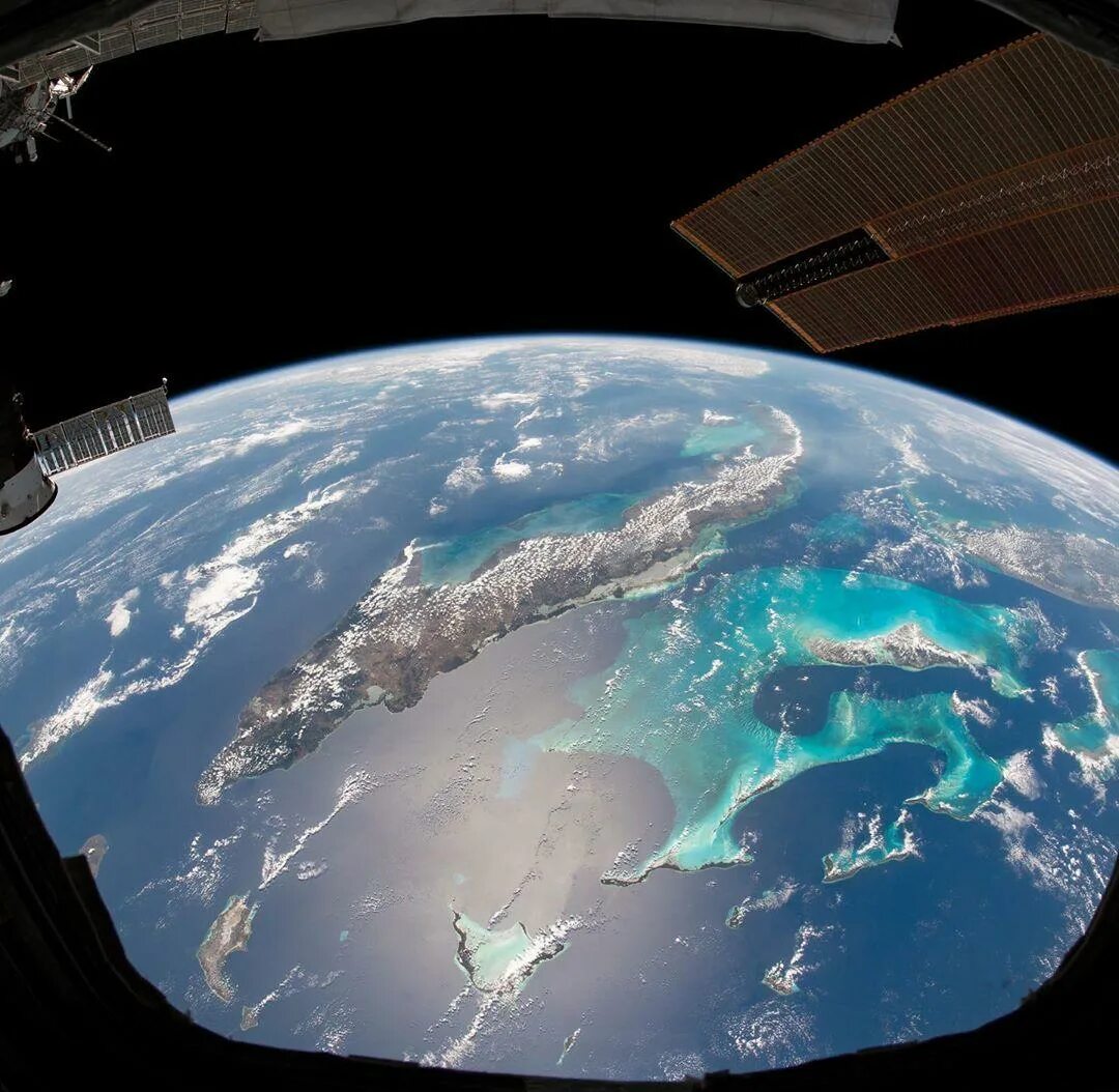 Настоящие снимки земли. Настоящая земля из космоса. Шэньлун космический корабль. Съемка земли со спутника. Земля из космоса без фотошопа.