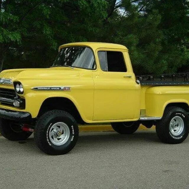 Желтый пикап. Шевроле Апачи 1955. Chevrolet Truck Stepside 1959. Chevy Apache Pickup 1955. Шевроле пикап l300.