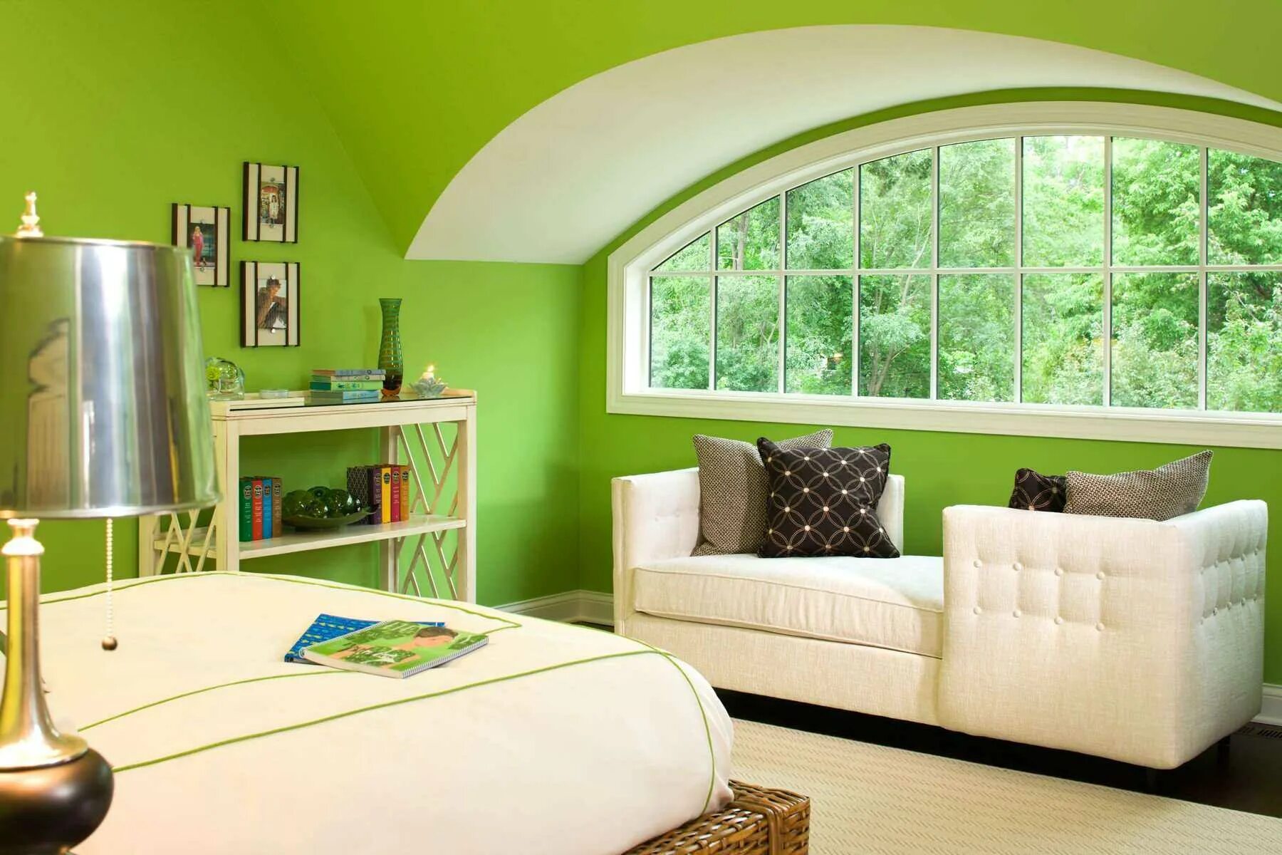 Салатный цвет в интерьере. Комната с зелеными стенами. Зеленый цвет в интерьере. Светло зеленые стены. Красиво покрасить комнату