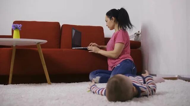 Sitting on son lap. Mom lap sitting Challenge. Mother sitting on sons lap. Mother sit on son.