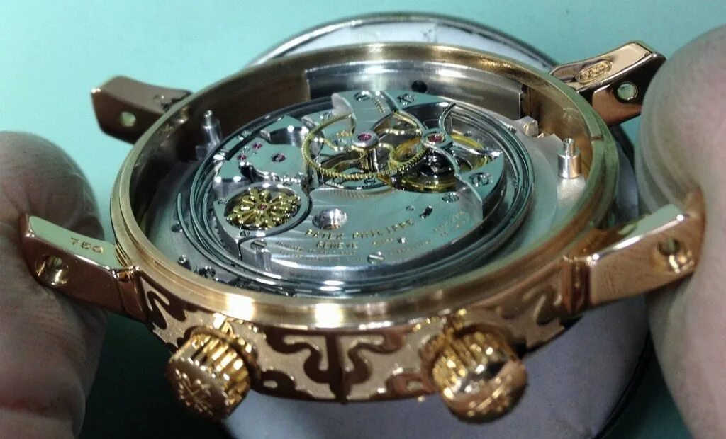 Patek Philippe Sky Moon 5002r. Rare Patek Philippe. Patek Philippe скелетон. Patek Philippe Tourbillon. Корпус часов лучше