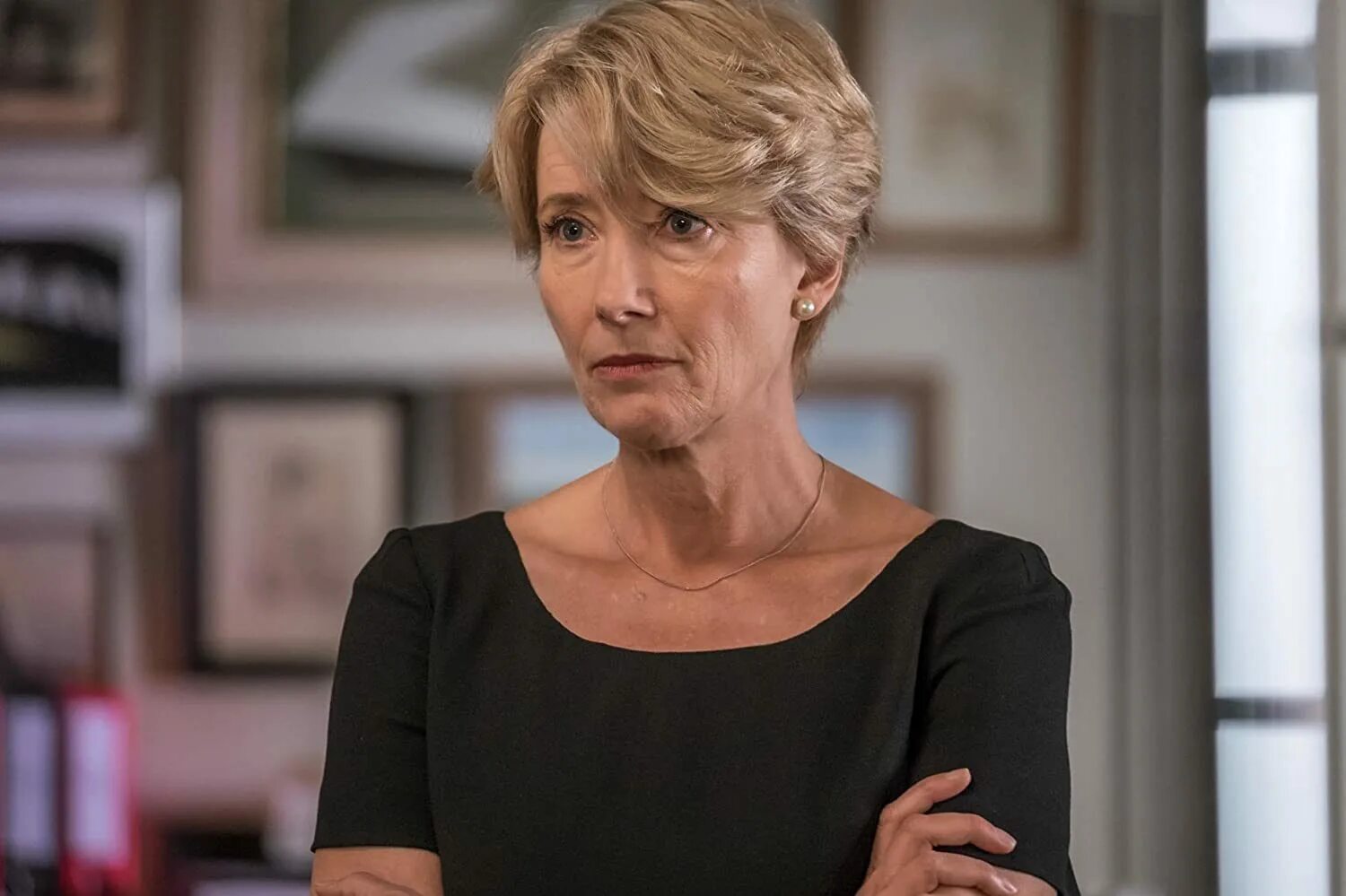 Удивительная миссис мэй эмма томпсон. Удивительная миссис мэй фильм. Удивительная миссис мэй фильм 2017 кадры. Удивительнай мисис мей филим. Эмма томпсон судья.