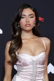 Madison Beer outfit.