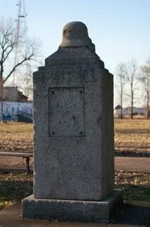 Памятник 8