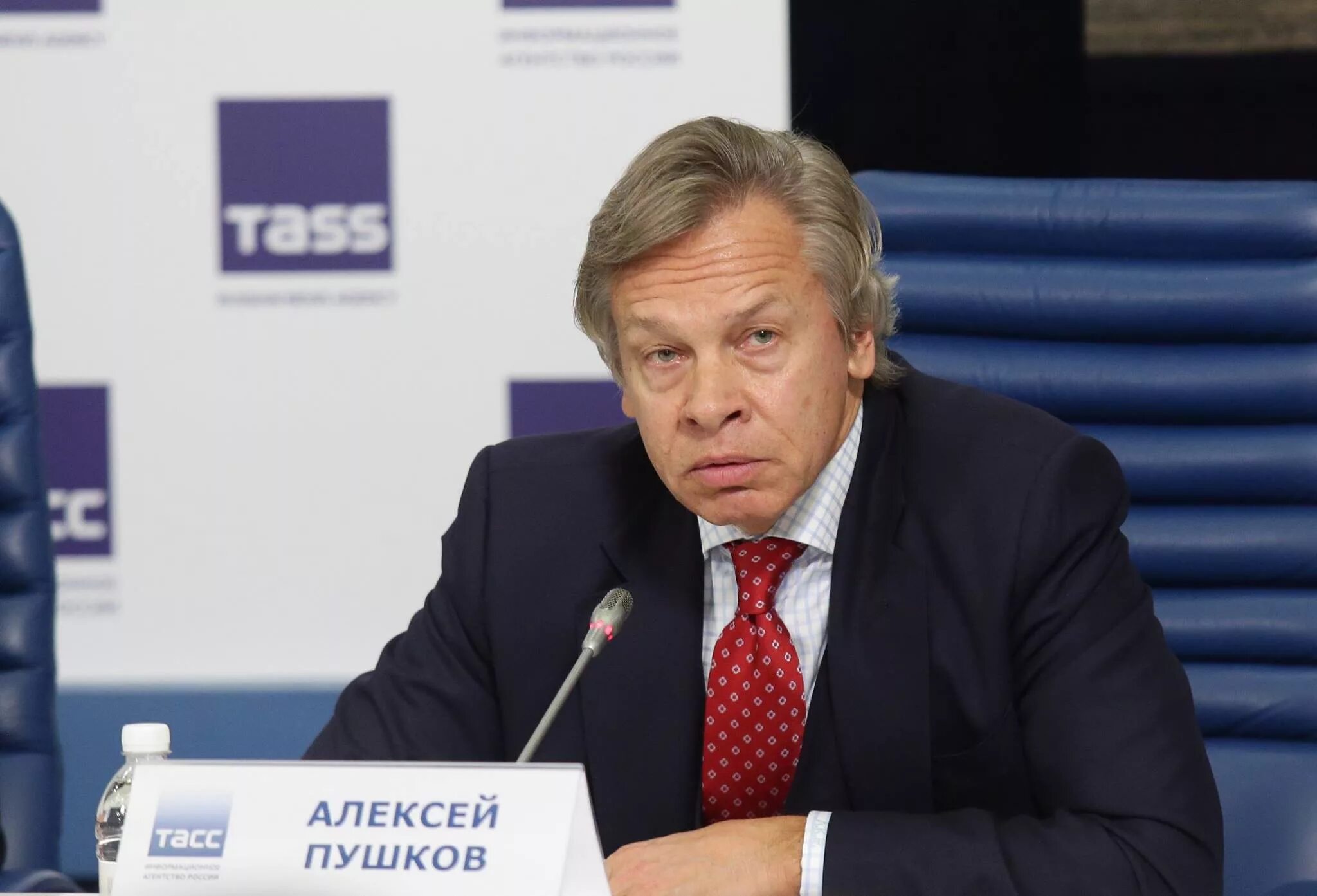 Зачатьевский монастырь в москве официальный сайт расписание. Иеромонах феогност дмитриев. Алексей пушков сенатор часы. Политики россии. Пушков интервью.