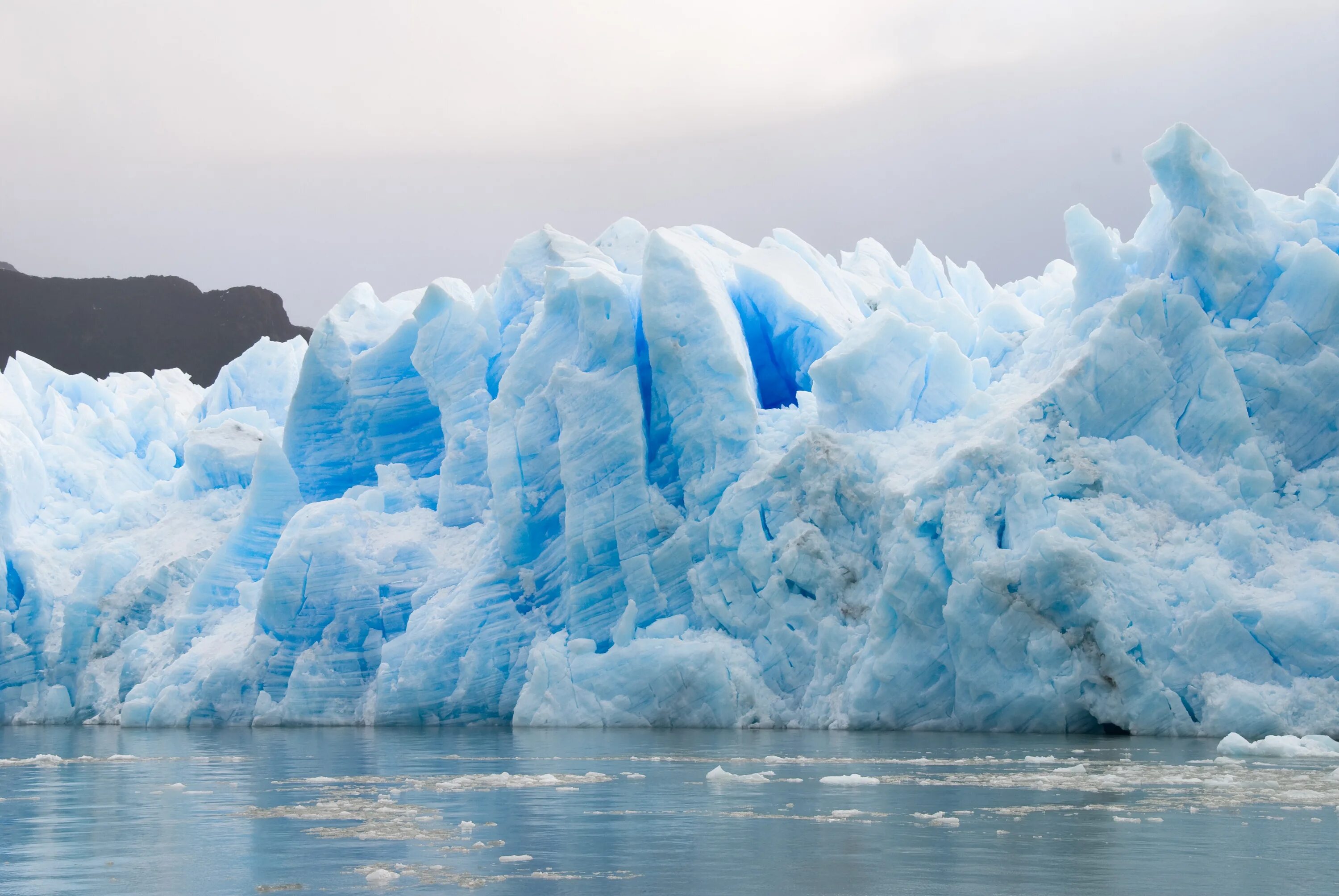 Чили Айсберг. Глетчер ледник. Ледниковый Покров Антарктиды. Ледниковый период Айсберг. Мелкий лед на воде