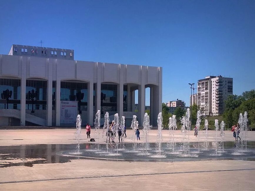 Театр театр пермь. Пермский драматический театр. пермский академический театр-театр. академический театр пермь. площадь у театра театра пермь.