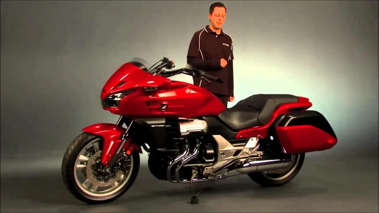 Хонда втх 1300 r. Видео 1300. Видео 1300. Yamaha v star 1300. Мотоциклисту оторвало голову.