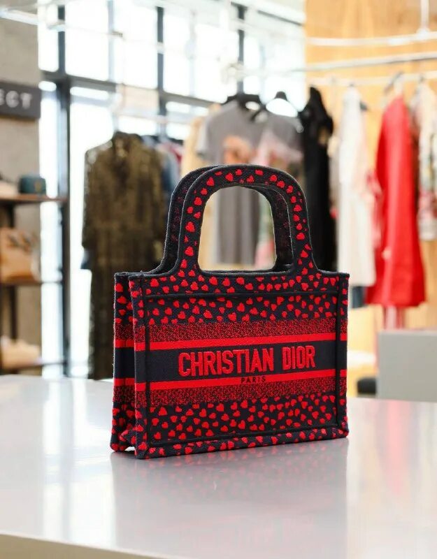 Цум коллект. Цум вещи. Цум коллект. Цум коллект шоурум. Сумка луи виттон альма.