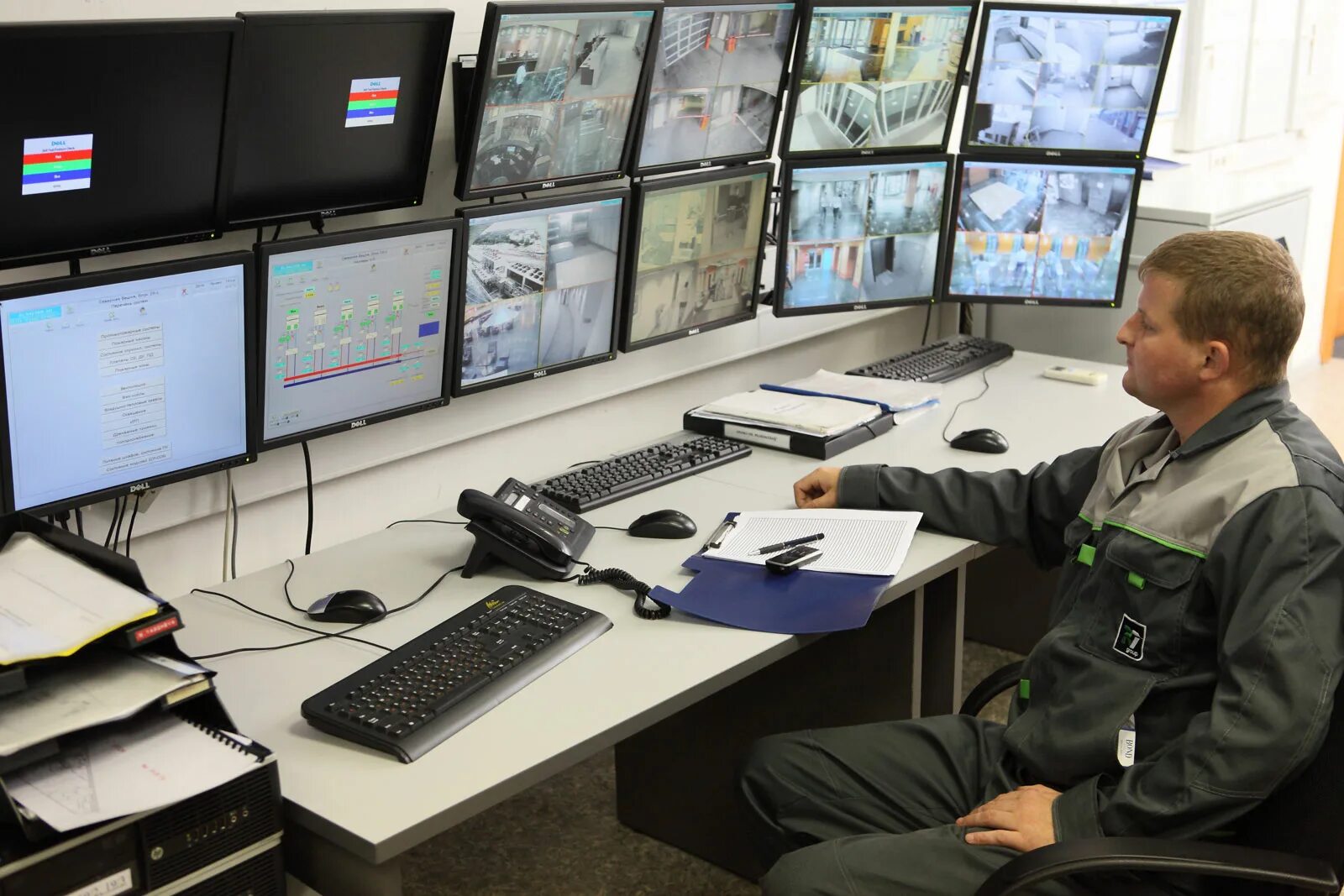 Операторская видеонаблюдения. Utk-ms30970 камера видеонаблюдения. Вакансии удаленного видеонаблюдения. Камера видеонаблюдения для дома. Система видеонаблюдения.