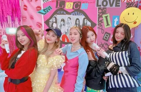 Itzy слушать