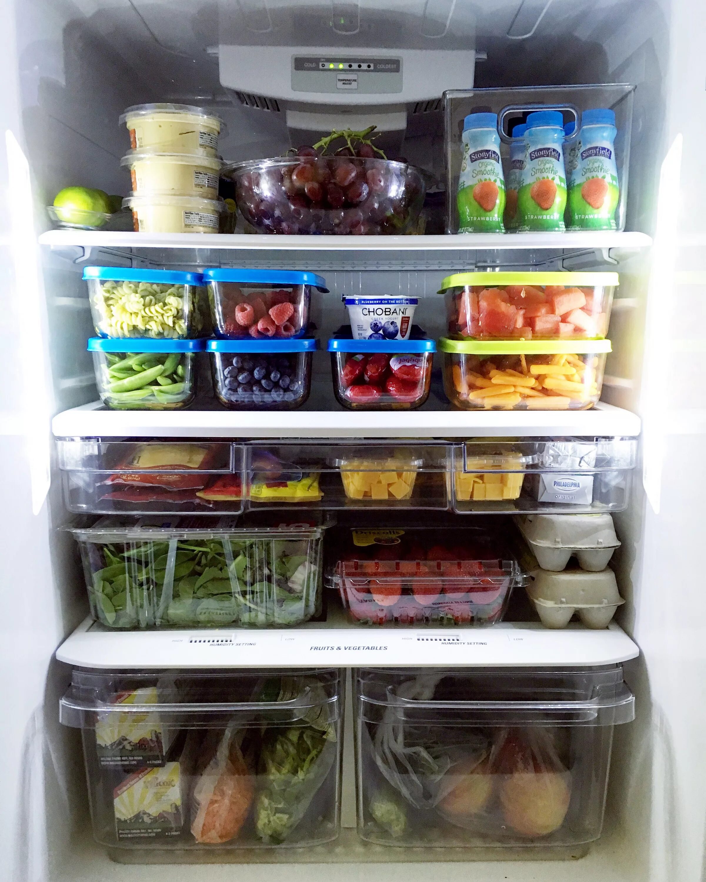 Можно хранить в холодильнике заварное. Холодильник с продуктами. Полный холодильник продуктов. Хранение продуктов. Хранение продуктов в холодильнике.