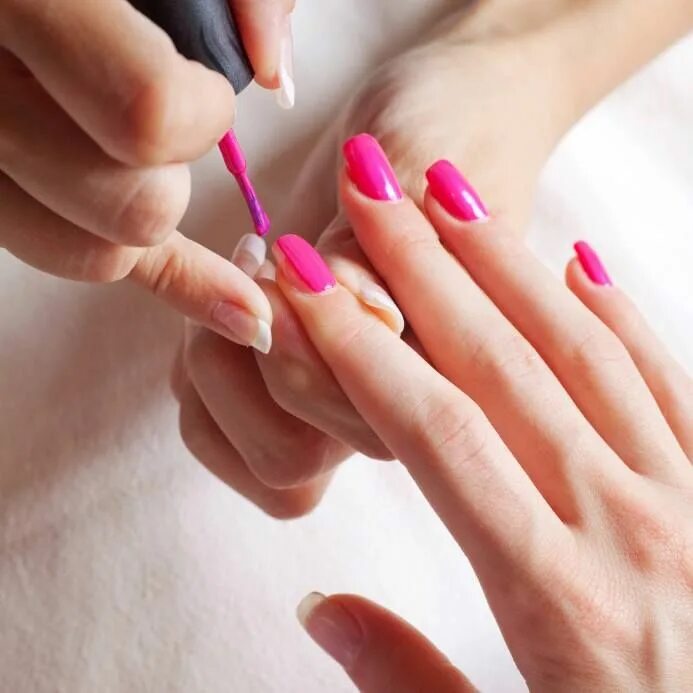Nail salon banner. Маникюр картинки. Ухоженные ногти. Маникюр нарощенные. Маникюр.