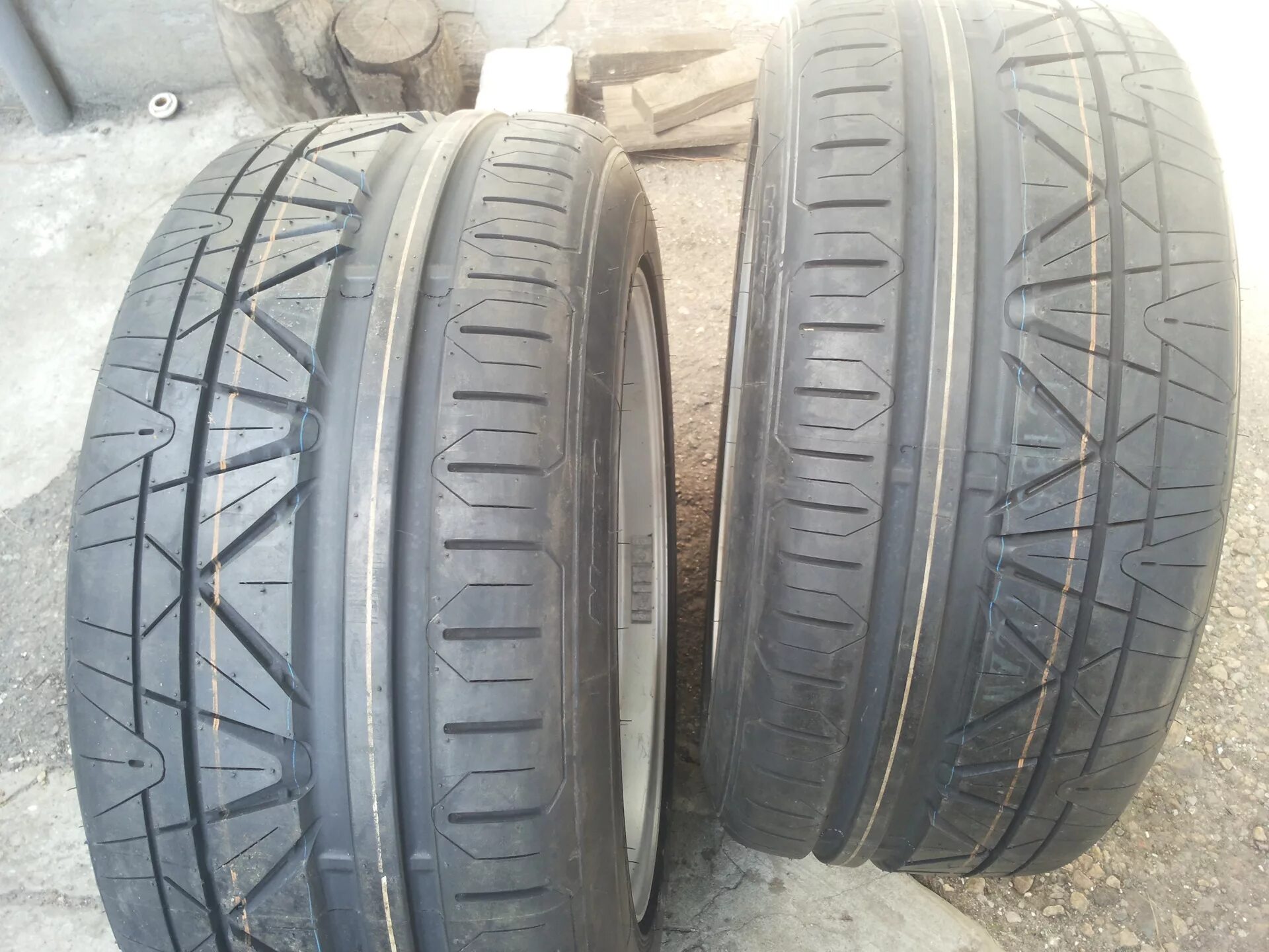 Шины nitto r21. 27535 19 на 9,5j. 25540 r18 на диски 9.5j. 25535 r20 9.5j. резина nitto 255 50 20.