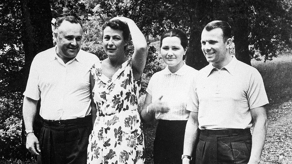 Семья королева сергея павловича. Семья королева сергея павловича. Королев первая жена. Королев первая жена. Королев первая жена.