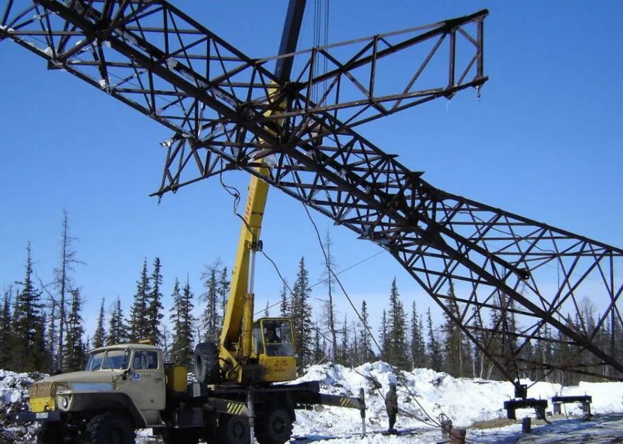 Кран установки опор. Вл-220 кв «оротукан- палатка-центральная». монтаж опоры вл 220 кв. опора вл 110 кв. монтаж вл 110 кв.