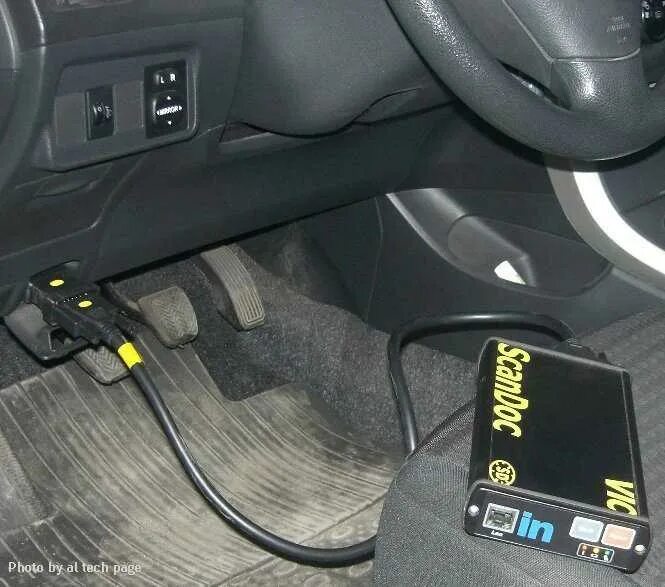 Разъём obd2 nissan almera. Nissan almera n16 диагностический разъем. Блок реле nissan almera g15. Диагностический разъем ниссан альмера н16. Разъем обд 2 ниссан альмера классик.