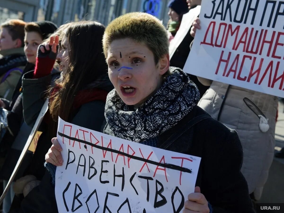 Феминизм в бравле. Современные феминистки. Радикальные феминистки. Феминистки России. Радикальные феминистки России.