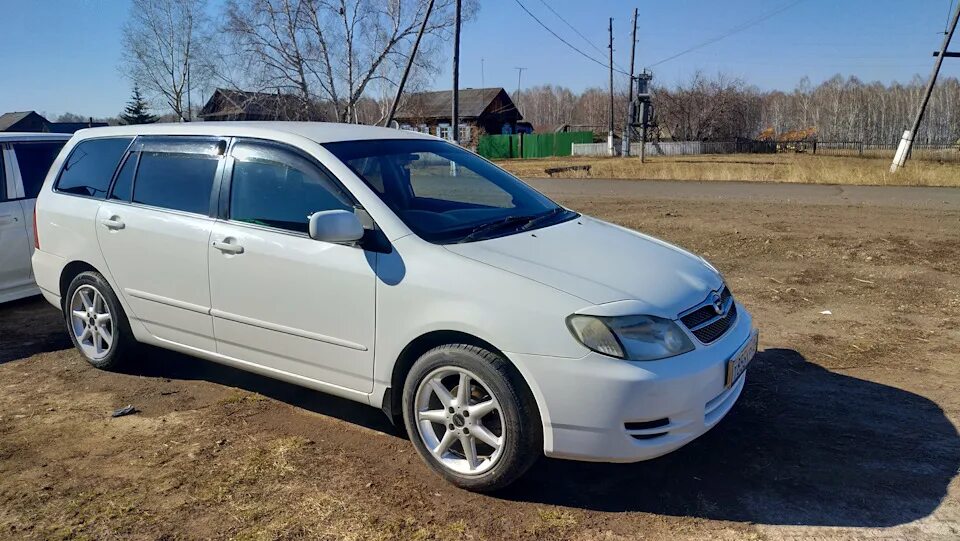 Купить филдер в новосибирске. Тойота Королла Филдер 120 кузов. Toyota Fielder 120. Toyota Corolla Fielder 120 r16. Toyota Corolla Fielder 2001 диски.