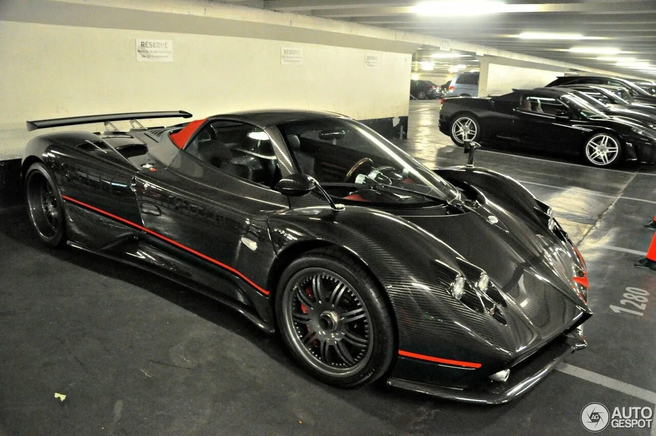 Паганини машина. Pagani Zonda f. Pagani Zonda Roadster. Пагани зонда родстер f. Paganini Zonda Roadster Месси.