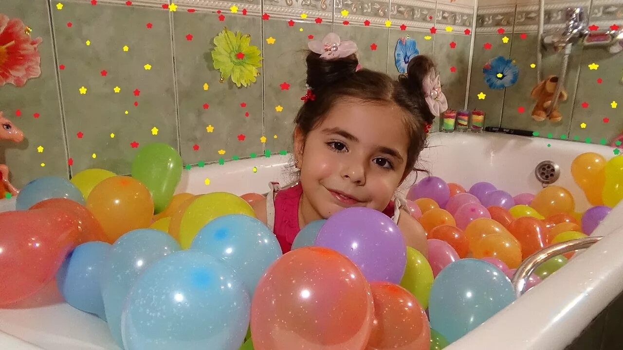 Ванна с шарами. Ванная с шариками. Детские шарики для ванной. Ванна с шариками для детей.