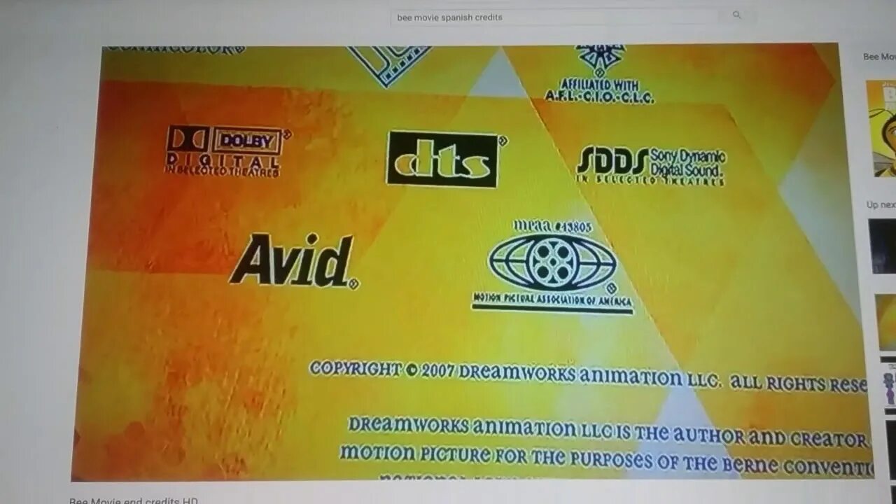 Убегает от пчел. Bee credit. Bee credit. Пчела обои. Bee movie logo.