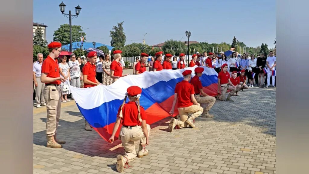 Флаг тимашёвска. Население города тимашевск краснодарский край. Праздник в тимашевске. Тимашевский переезд. Тимашевск площадь города.